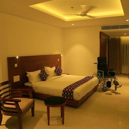 Hotel Victoria International Kattappana Bagian luar foto