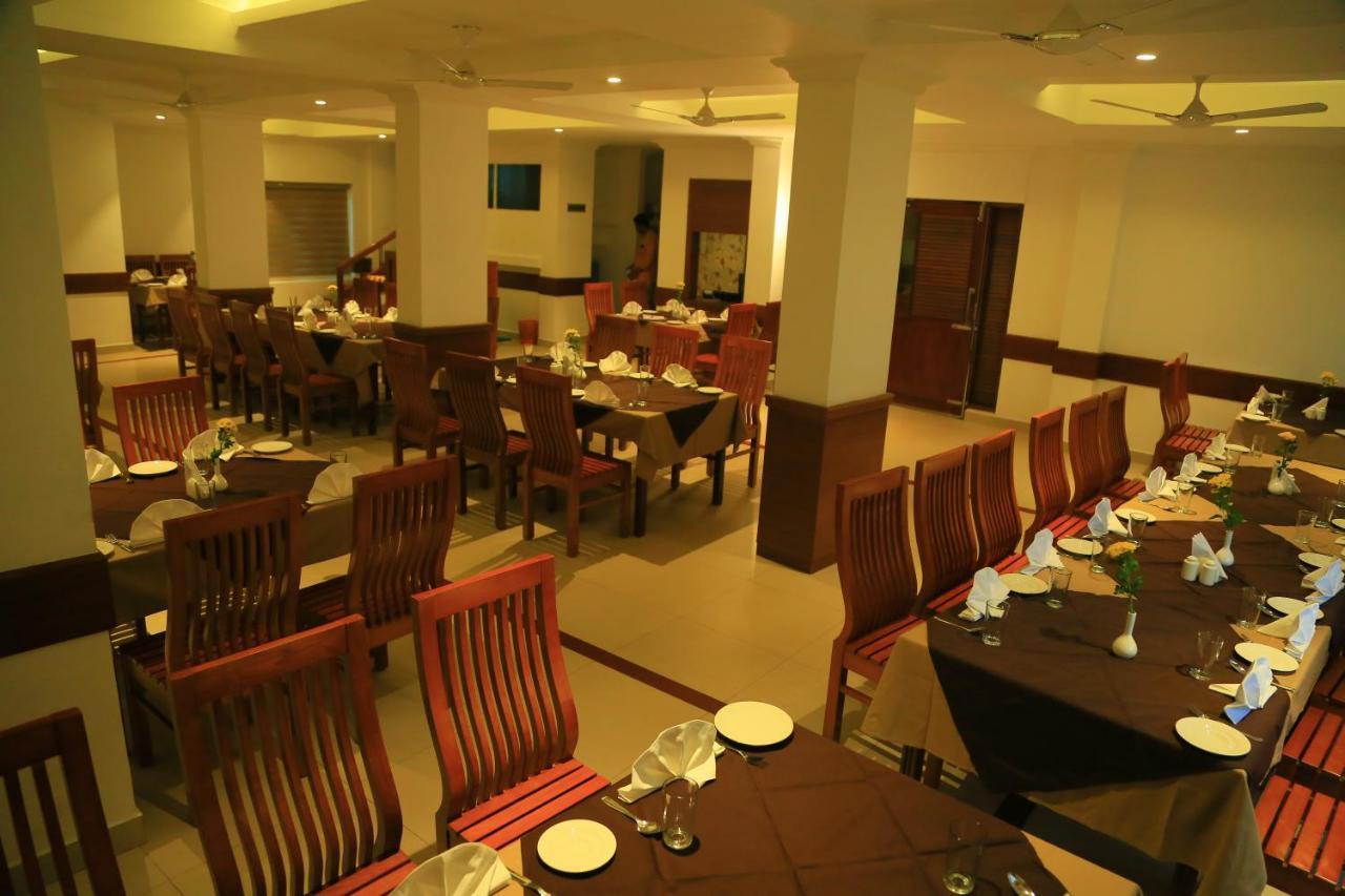 Hotel Victoria International Kattappana Bagian luar foto