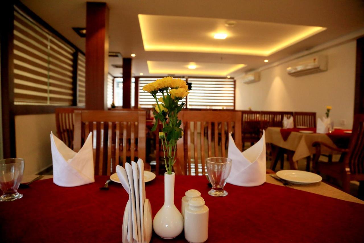 Hotel Victoria International Kattappana Bagian luar foto
