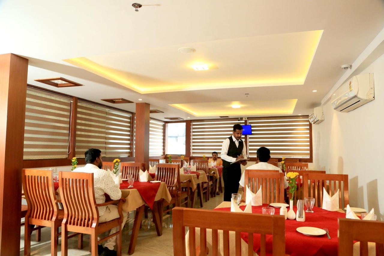 Hotel Victoria International Kattappana Bagian luar foto