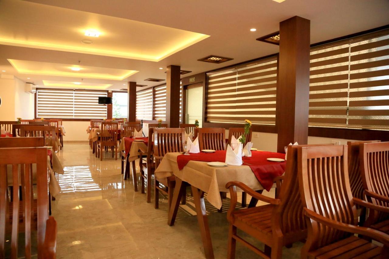 Hotel Victoria International Kattappana Bagian luar foto